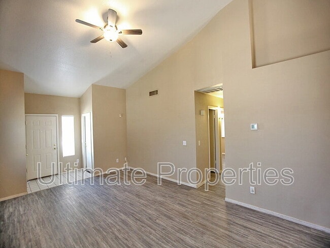 Photo - 9903 N 77th Ave