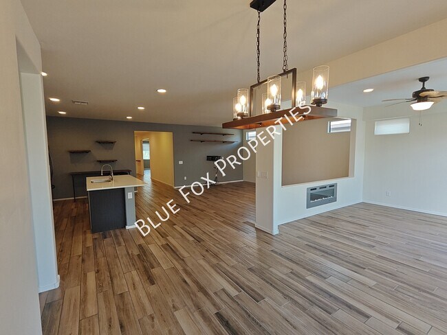 11128 W Fountain View Dr