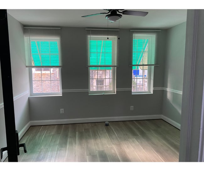 1233 N Luzerne Ave Unit E $600 Available E