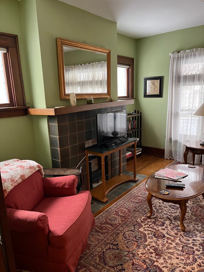 Photo - 719 W 2nd St Unidad 719 1st Floor