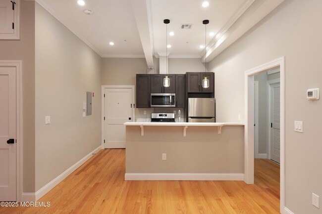 Building Photo - 14 W Front St Unit 2F Rental