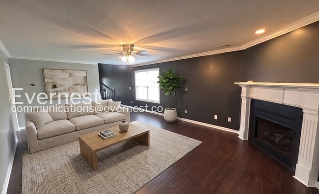 Photo - Spacious 5 Bed/3 Bath Home with Garage / Available Soon!