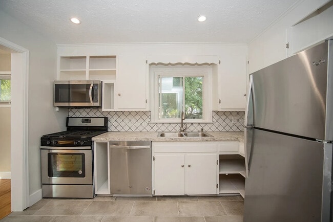 Photo - 350 Humboldt St