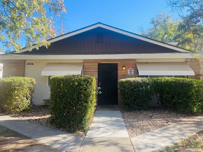 Building Photo - 904 Dornajo Way Unit 001