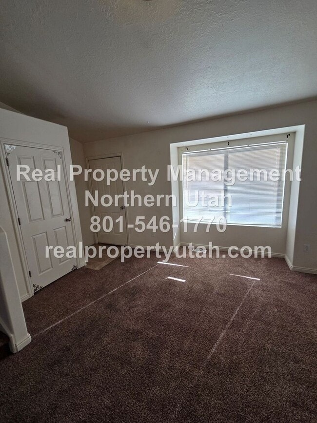 Photo - 544 W 2700 S