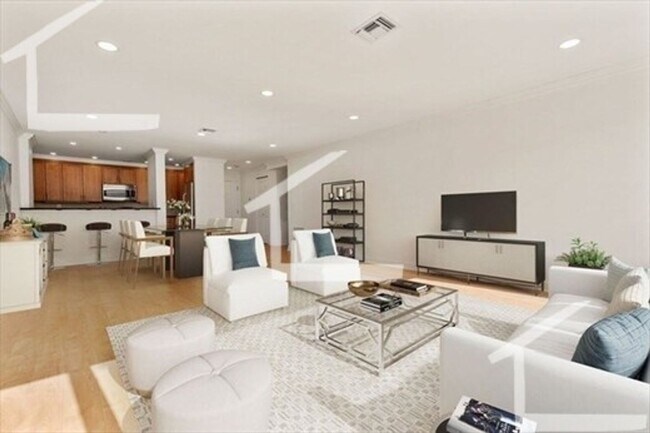 9/1 Spacious 2BR/2BA condo w/garage parkin... - 9/1 Spacious 2BR/2BA condo w/garage parkin...