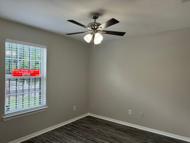 Photo - Cute property with big backyard