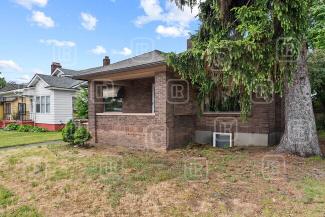 Photo - 808 E Mission Ave