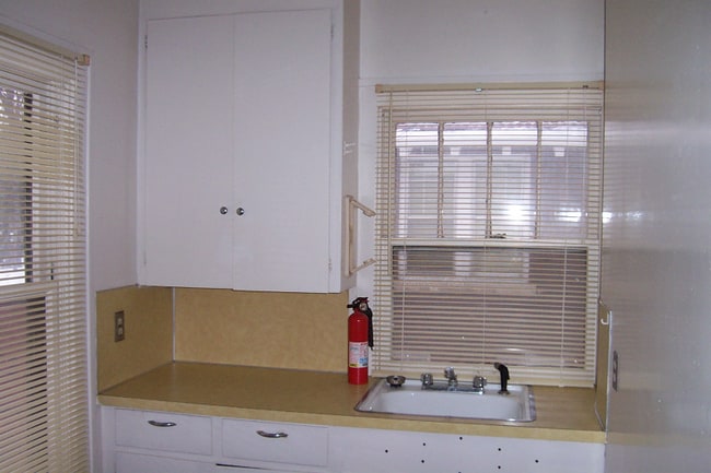 Photo - 736 S Forest Ave Unit #4