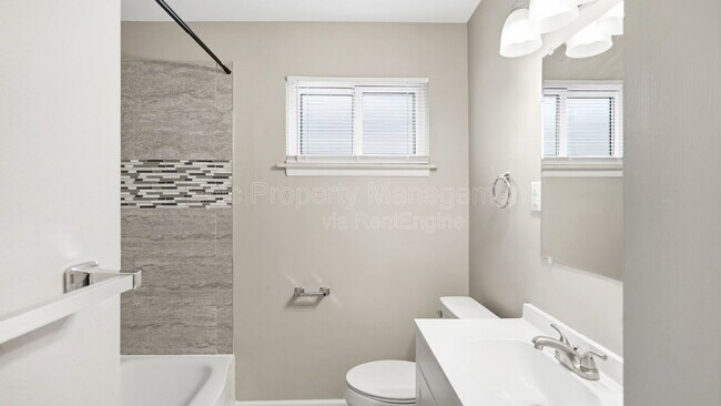 Photo - 1072 Mill St
