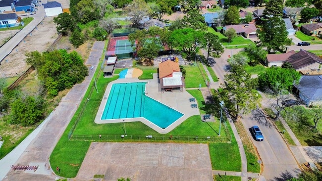 Photo - 3614 Almington Ln