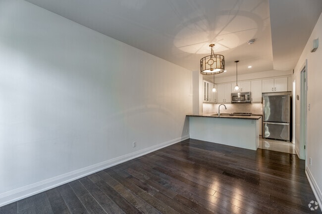 1BR, 1BA - 529SF - Living Room - Cedarwood Townhomes