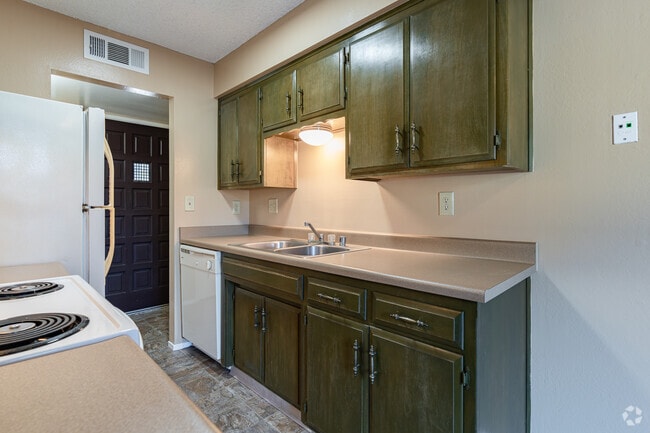 1BR, 1BA - 720SF - Kitchen