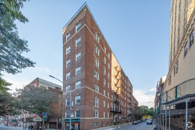 45 Pineapple St - 55 Pineapple St