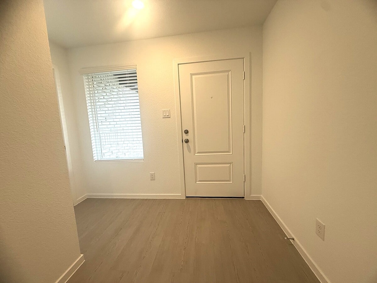 Photo - 1520 Crowson Rdg