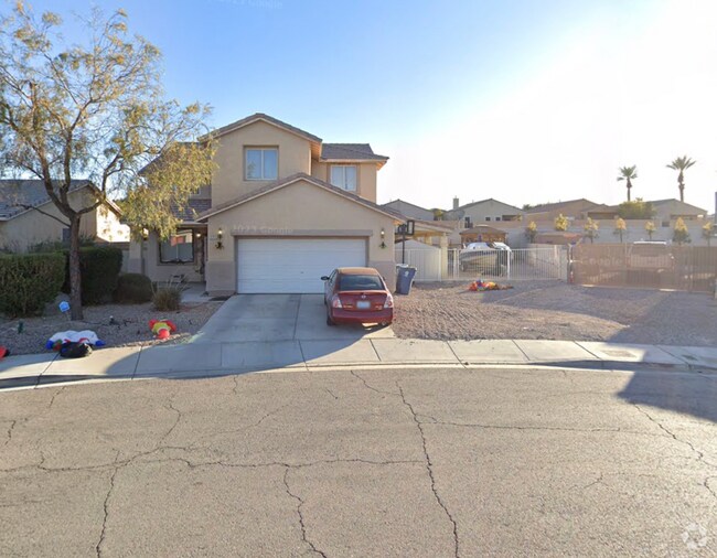 Building Photo - 3-Bedroom Gem with Fireplace, RV Parking &... Rental