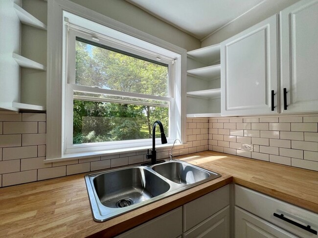 Photo - Nicely Updated, Pet-Friendly Fry's Spring Duplex