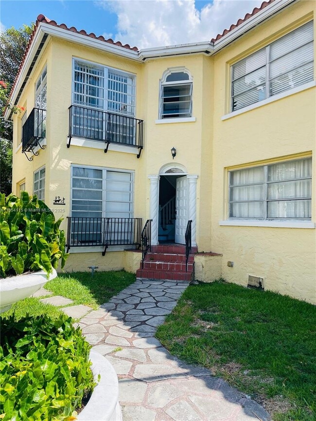 Building Photo - 39 Sidonia Ave Unit 4 Rental