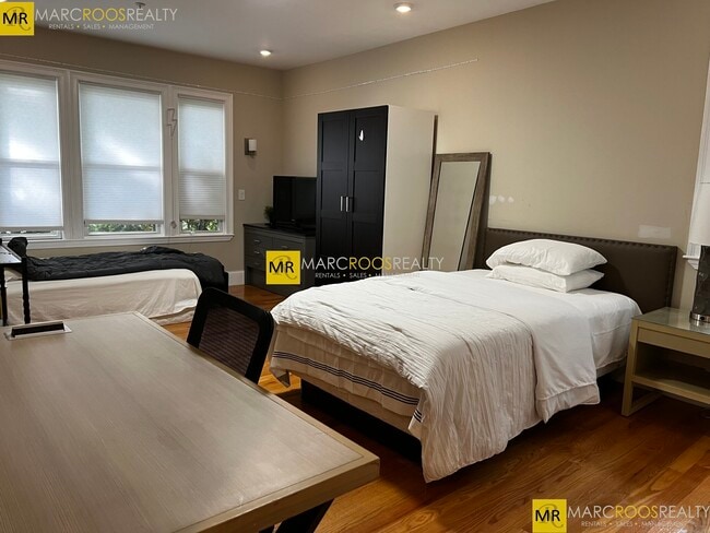 Photo - 1776 Commonwealth Ave