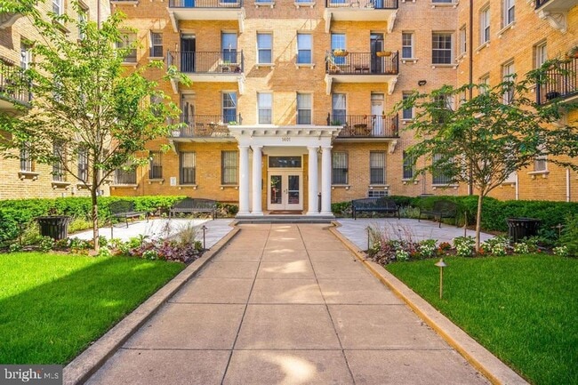 Building Photo - 1401 Columbia Rd NW Unit 215 Rental