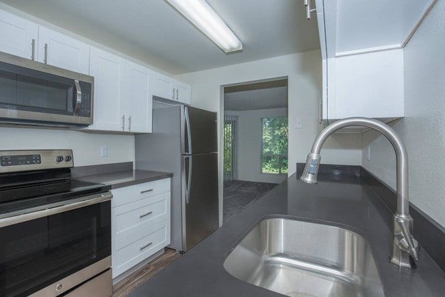 Building Photo - Meridian West Apartments