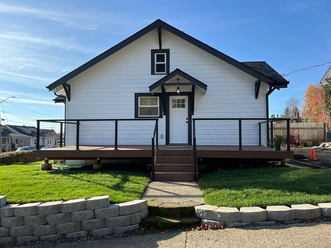 Photo - 935 NE 4th Ave