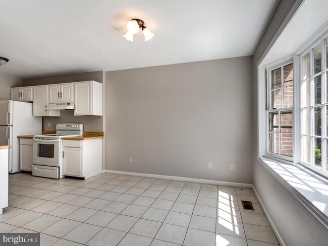 Photo - 2302 Wheystone Ct