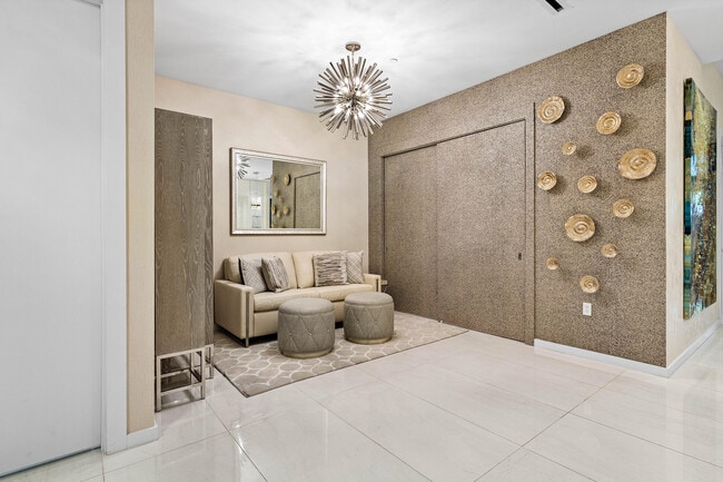 Photo - 200 SE Mizner Blvd Unidad 104