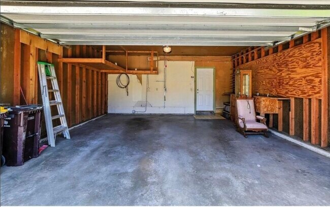Photo - 3490 Cloman Way