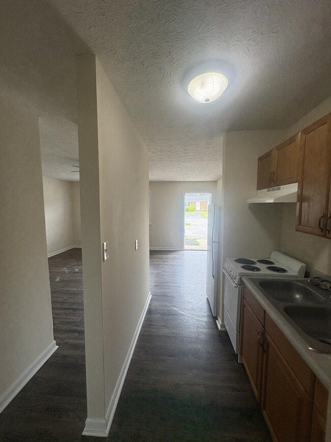 1720 McGregor Ct