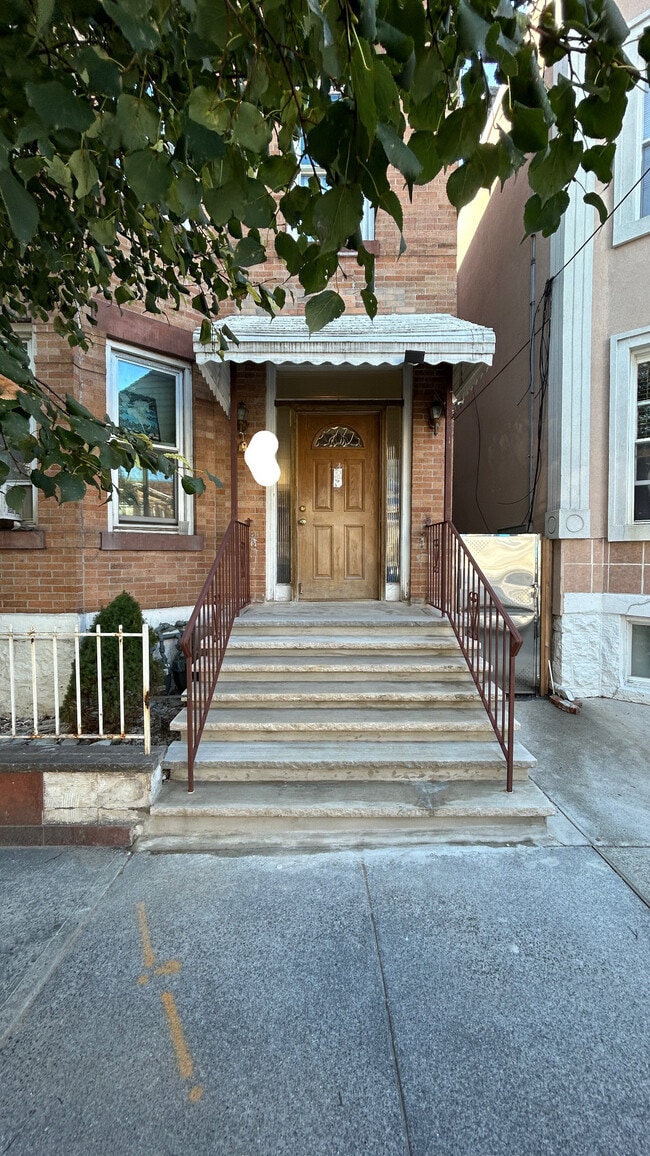 Building Photo - 6017 Harrison Pl Rental
