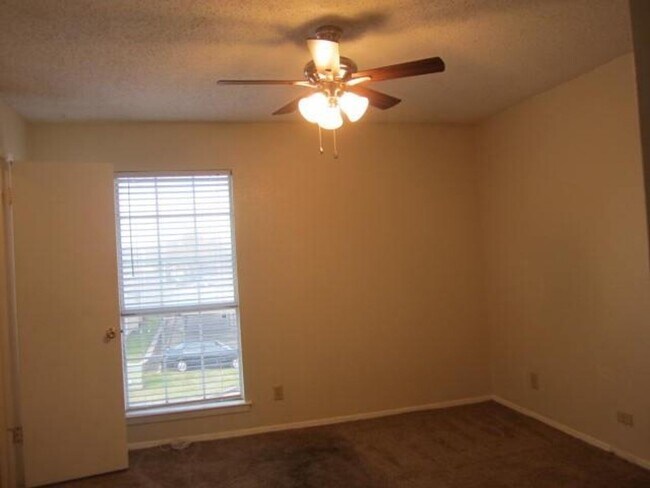 12480 Abrams Rd
