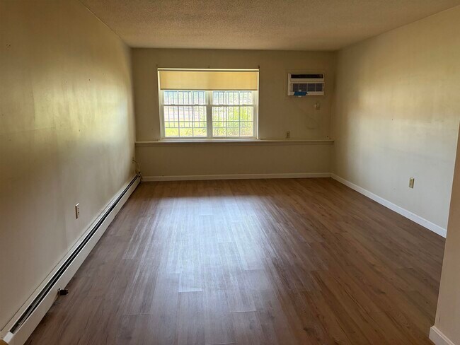 Photo - 904 White Cedar Blvd