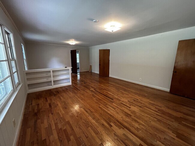 Photo - 1233 Crenshaw St