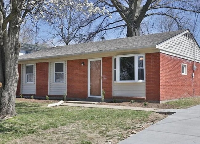 Building Photo - Welcome to 152 Springwood!