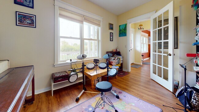 Photo - 175 E King Rd