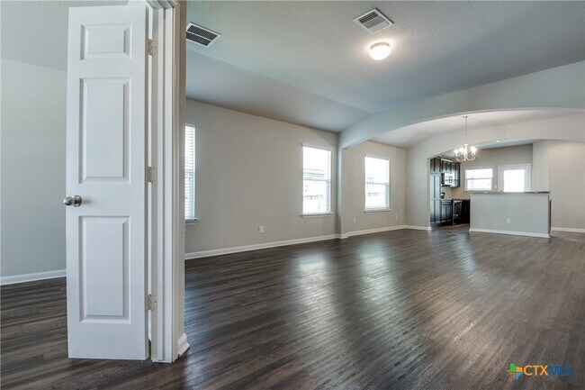 Photo - 1041 Lauren St