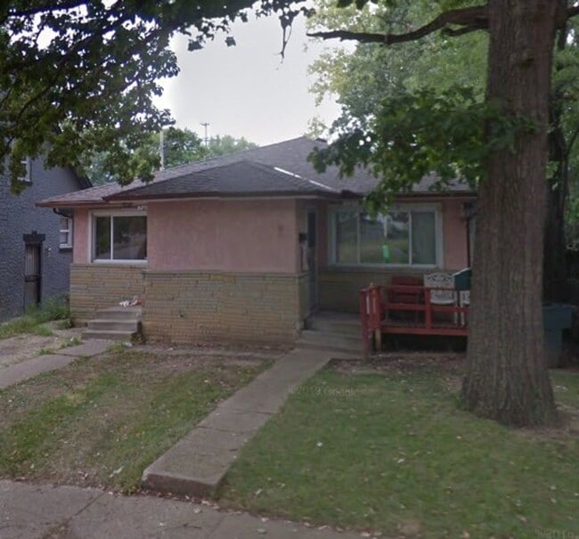 Building Photo - 2203-2205 McGuffey Rd. Unit 2203 McGuffey Rd