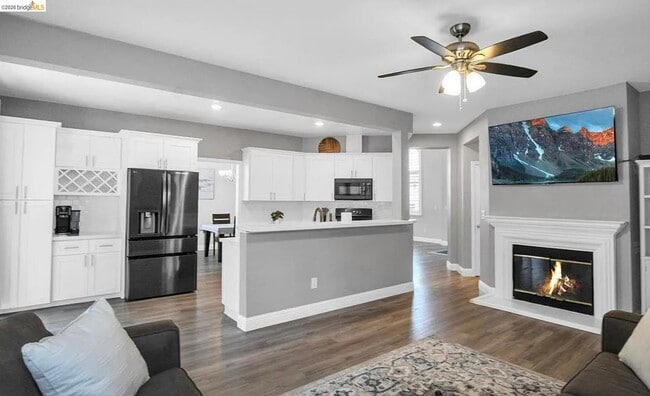 Photo - 4010 Goleta Pl