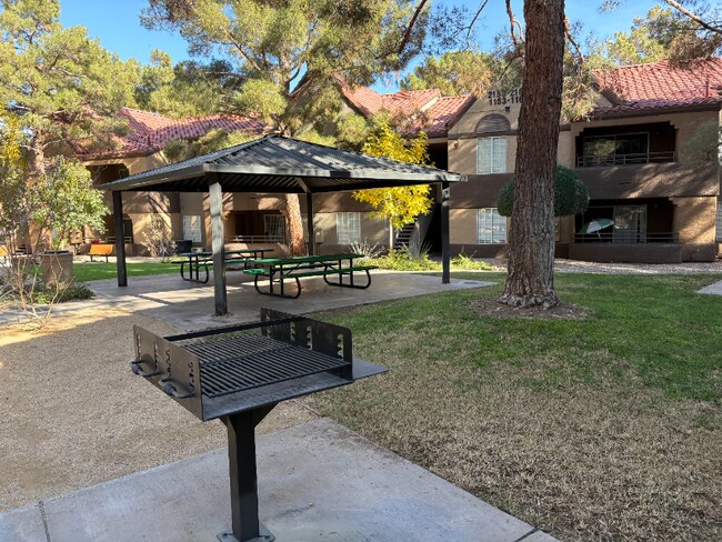 Photo - 2200 S Fort Apache Rd Unidad 1161