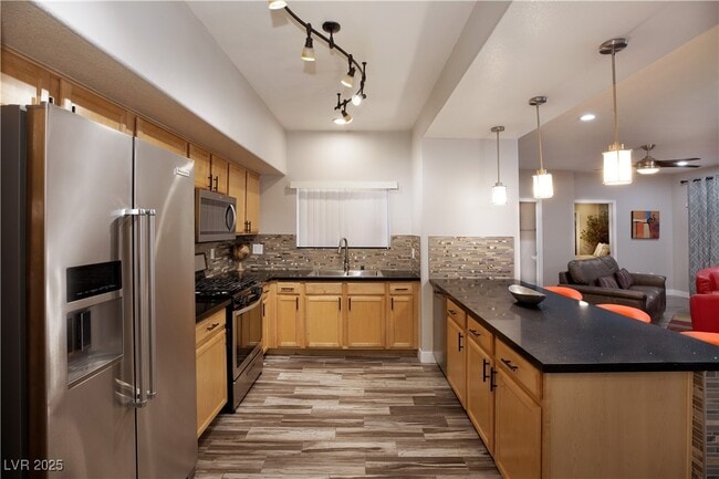 Building Photo - 8725 W Flamingo Rd Unit 000 Rental