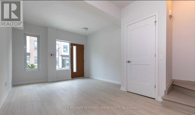 Photo - 1030 Portage Pkwy