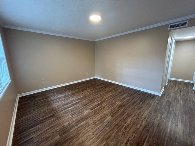 Photo - Washington Square Apartments #23 Unidad 023