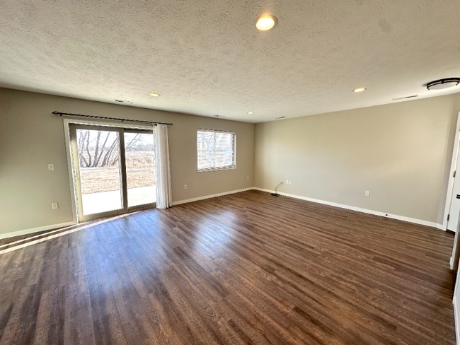 Photo - 3005 Zenith Ave