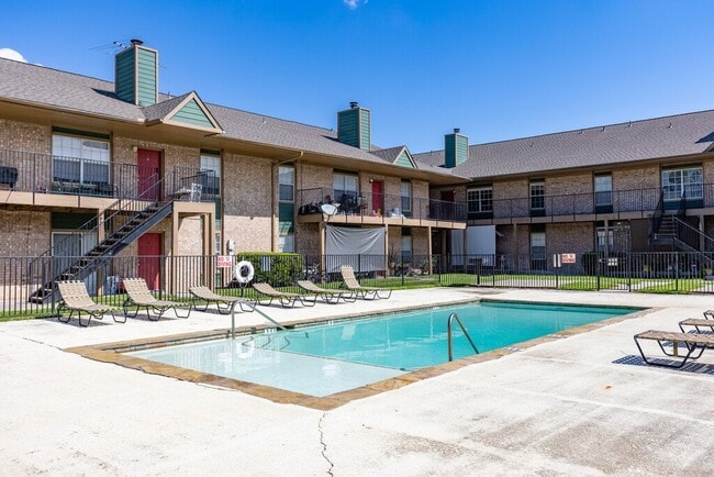 Photo - 811 Cloyd Dr Unit 416
