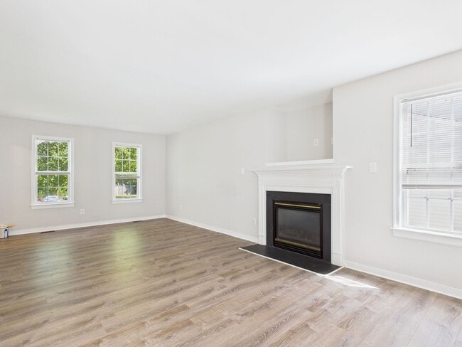 Photo - 6911 Staunton Ave