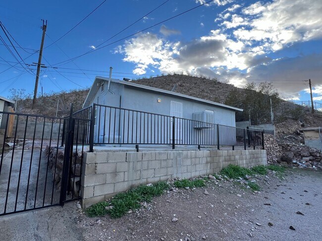 Photo - 216 Hutchison St Unidad 216 1/2