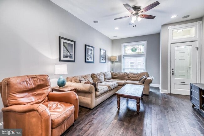 Photo - 3611 Hudson St