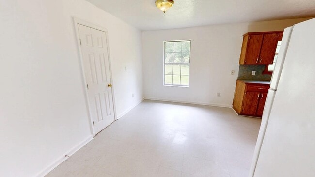 Photo - 1112 Pinder Ln