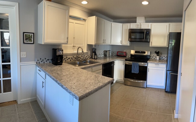 Photo - 317 E 13th St